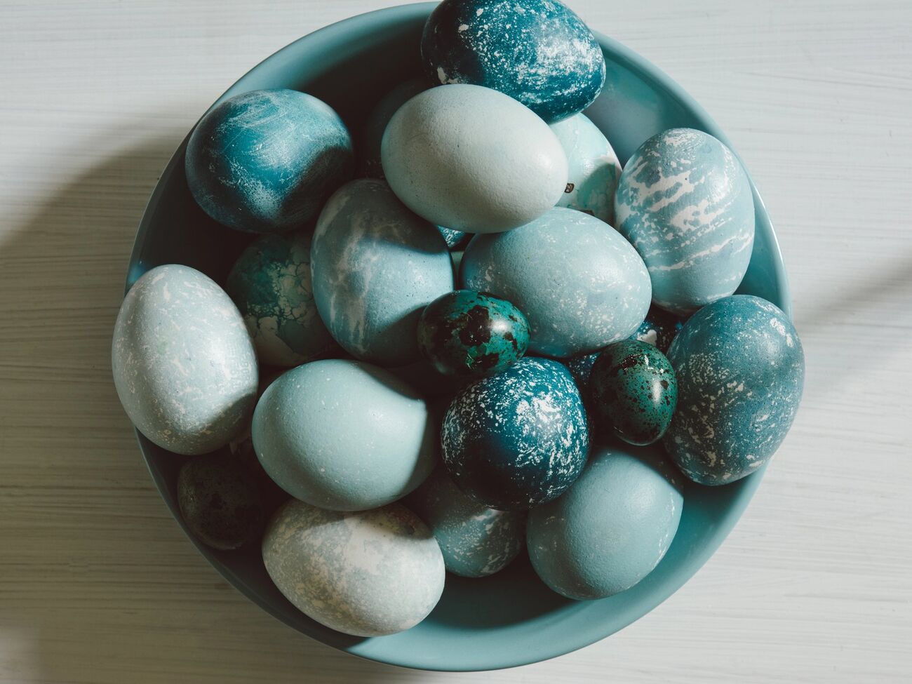 Для додаткового блиску можна змастити яйце олією