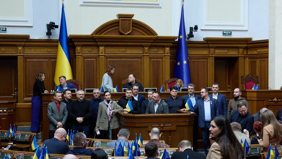 Ядро голосующих депутатов сократилось до 110–120 человек, говорят источники