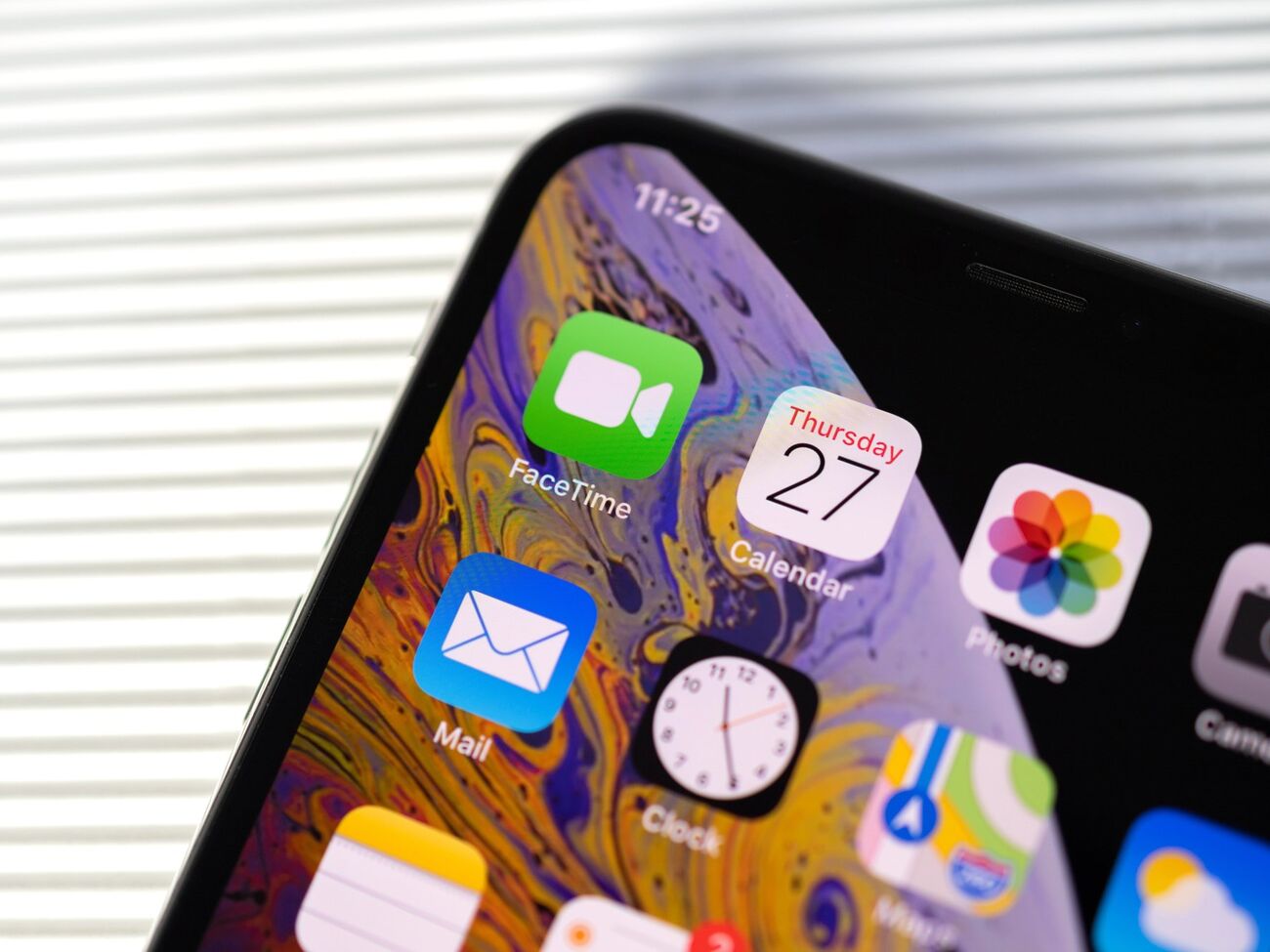 Российские хакеры могли похищать пароли, фото и сообщения украинцев из WhatsApp, Telegram и SMS