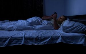 В 3.00 стрелки часов необходимо перевести на один час вперед