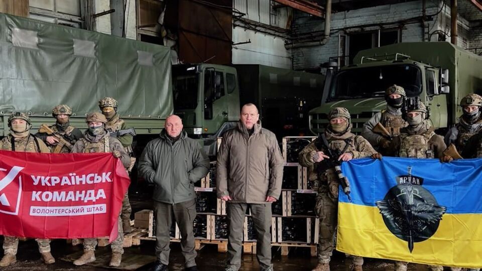Волонтеры привезли подразделению "Артан" партию дронов