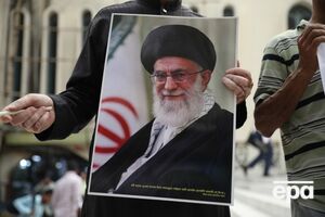 Иранские власти пока не комментируют смерть вдовы Хаменеи