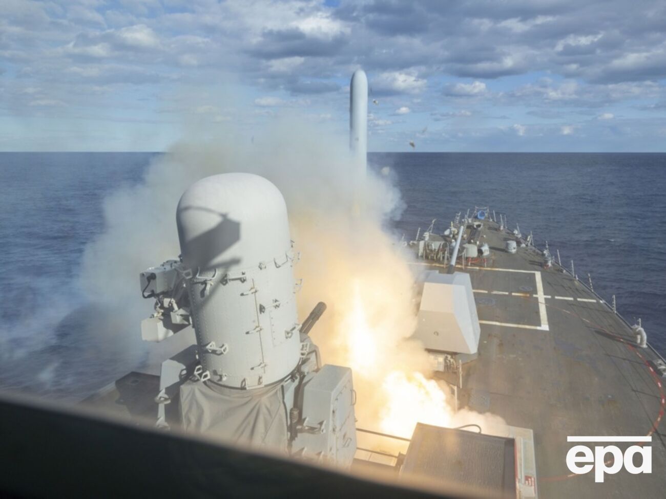 Конфлікт виник на тлі багаторічної напруженості через ядерну програму Ірану й через підтримку Тегераном терористичних груп