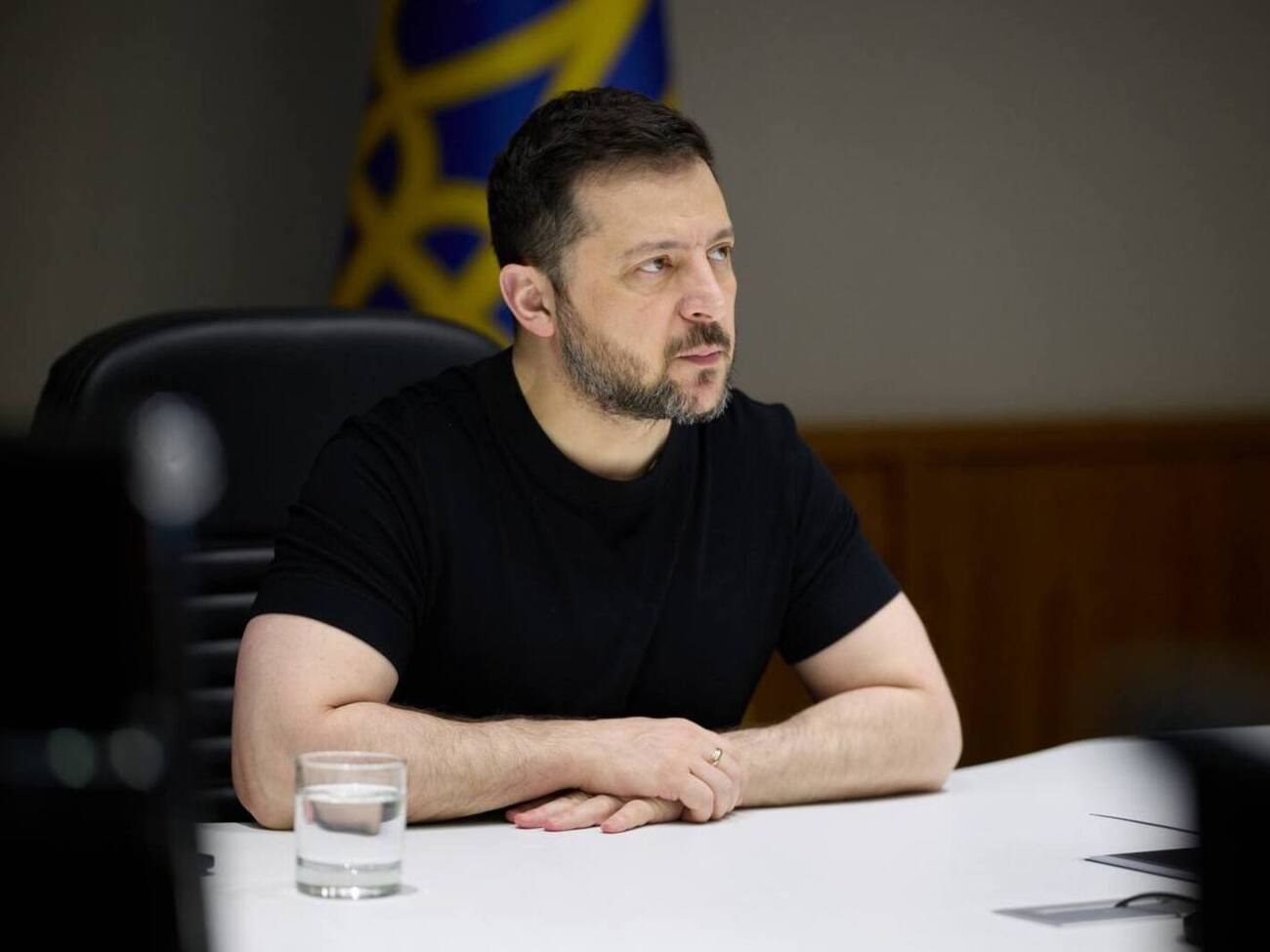 Зеленский: Россияне не могут прорвать нашу линию обороны, но каждый день пытаются