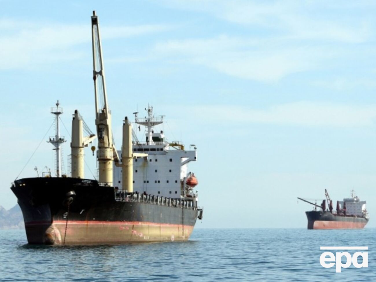 Стоимость "безопасного прохода", по словам собеседника, достигает $2 млн