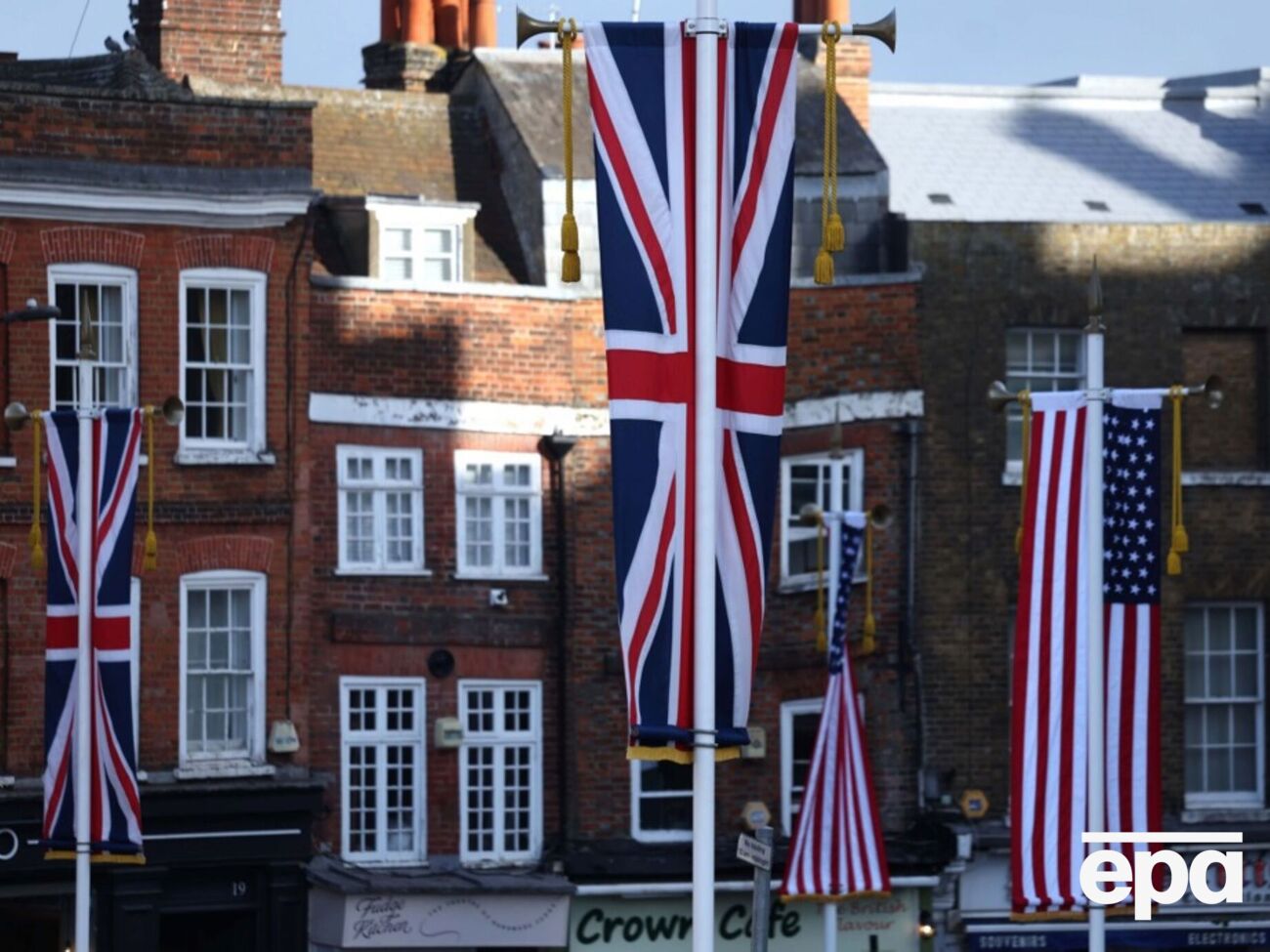 США зможуть використовувати британські бази для "оборонних операцій"