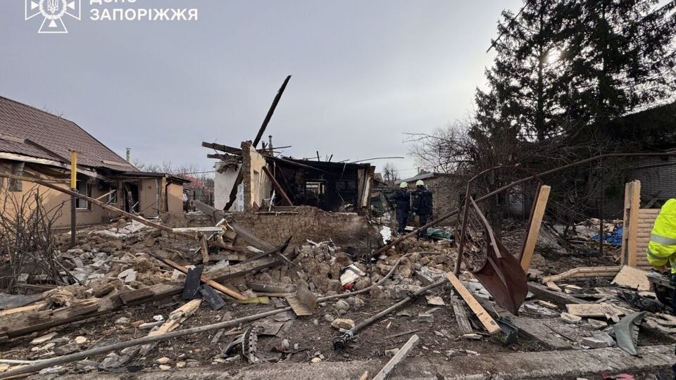 Российский дрон разрушил частный дом