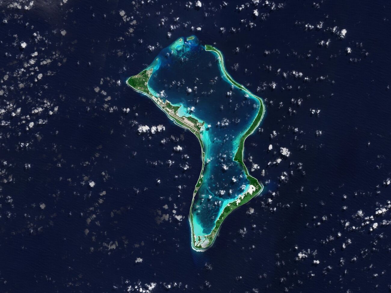 Від Ірану до острова, на якому розташована база, – приблизно 4 тис. км