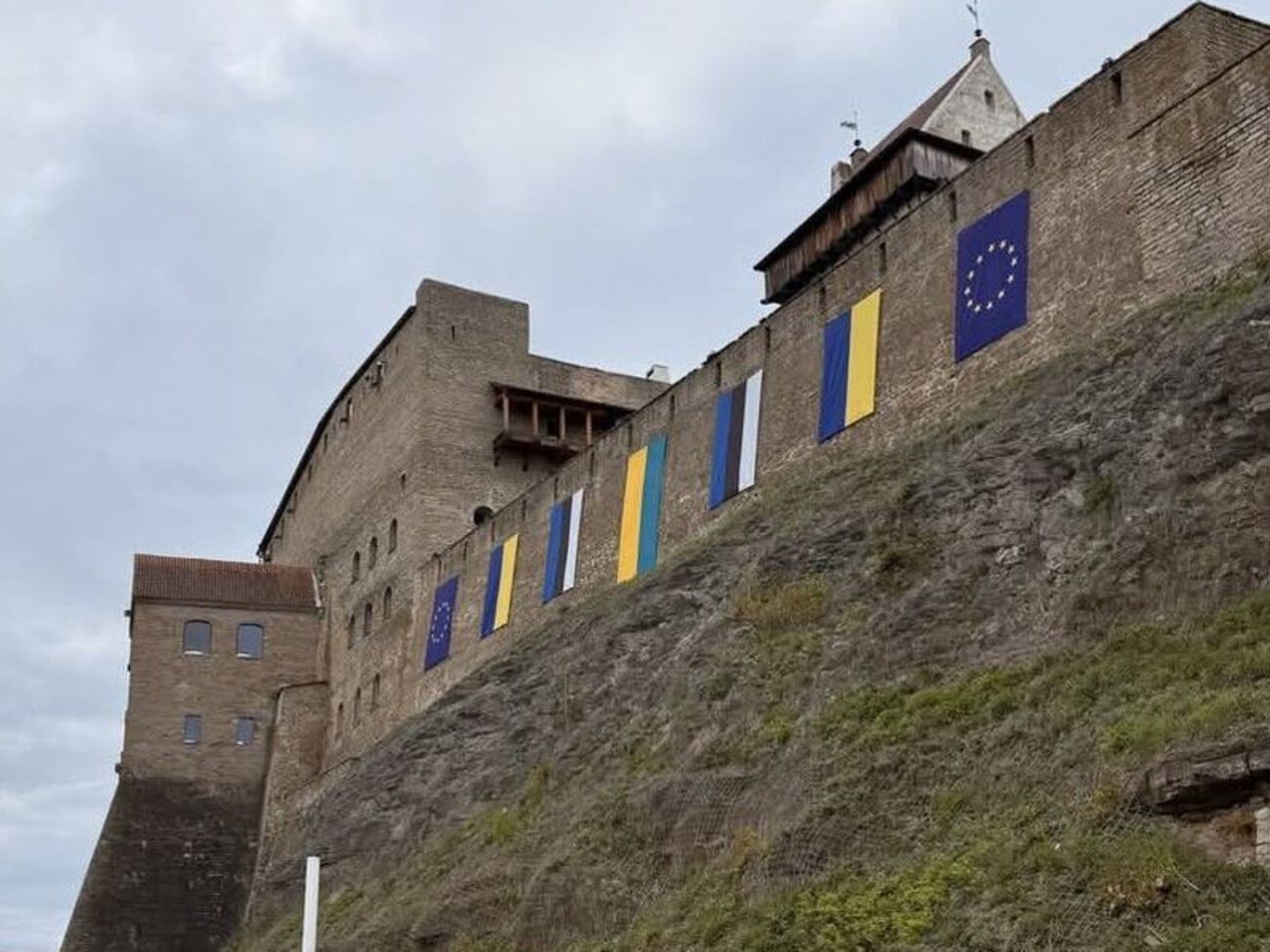 В соцсетях появились призывы к отделению Нарвы от Эстонии