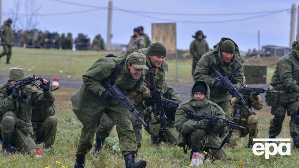 Російські окупанти створили макет газової труби і тренуються переміщуватися в ній для нових штурмів