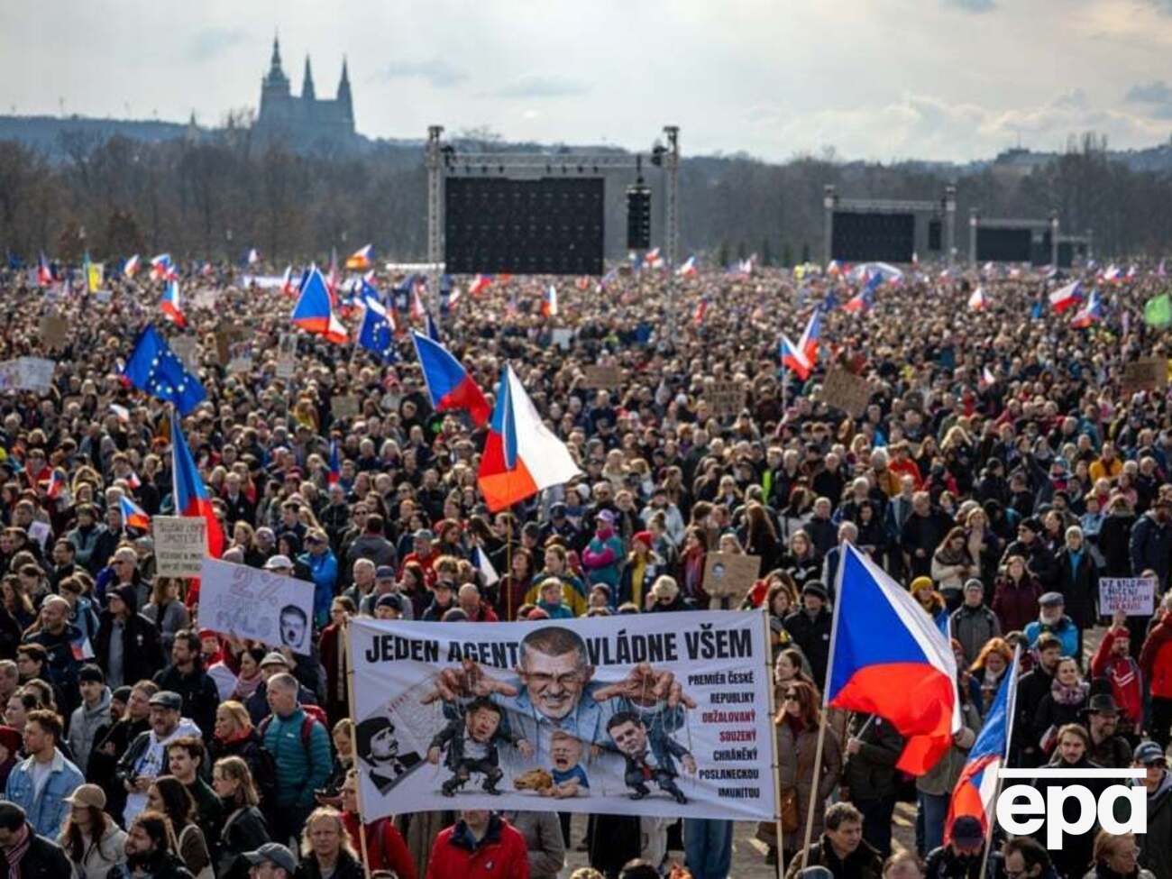 Чехи вышли на протест против политики правительства Бабиша