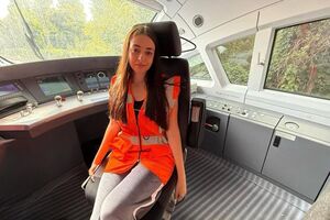 Девушку смертельно травмировал встречный поезд