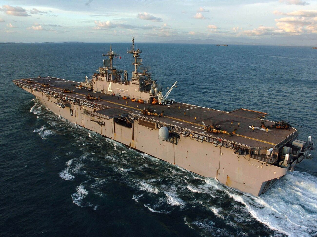 На Близькому Сході розгортають десантні кораблі США