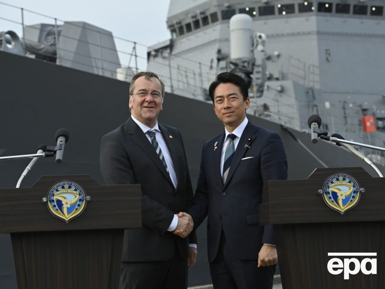 Борис Писториус и Синдзиро Коидзуми встречались на японской военно-морской базе в Йокосуке