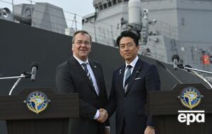 Борис Пісторіус і Сіндзіро Коїдзумі зустрічалися на японській військово-морській базі в Йокосуці