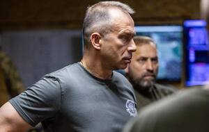 На деяких ділянках фронту тривають бої високої інтенсивності, заявив Сирський