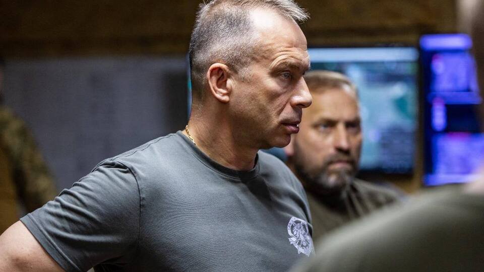 На некоторых участках фронта продолжаются бои высокой интенсивности, заявил Сырский
