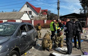 За даними правоохоронців, одну вибухівку виконавець заклав під лавку, іншу – у сміттєвий контейнер