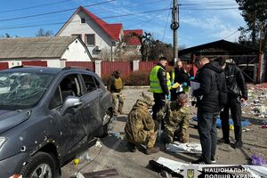 По данным правоохранителей, одну взрывчатку исполнитель заложил под скамейку, другую – в мусорный контейнер