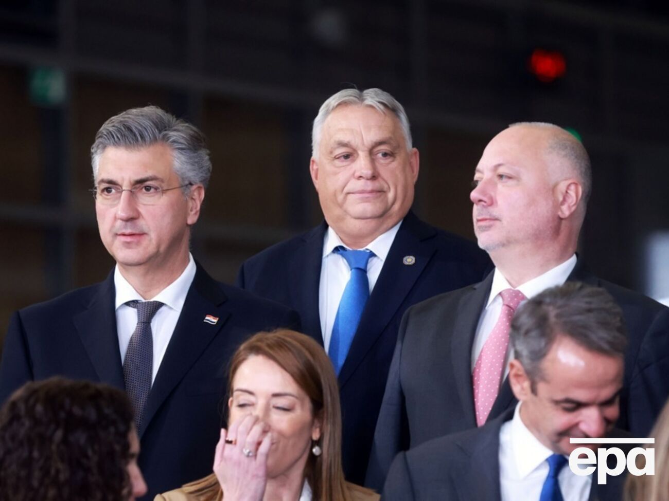 Як зазначив співрозмовник, дипломати намагаються спілкуватися "в малих форматах"