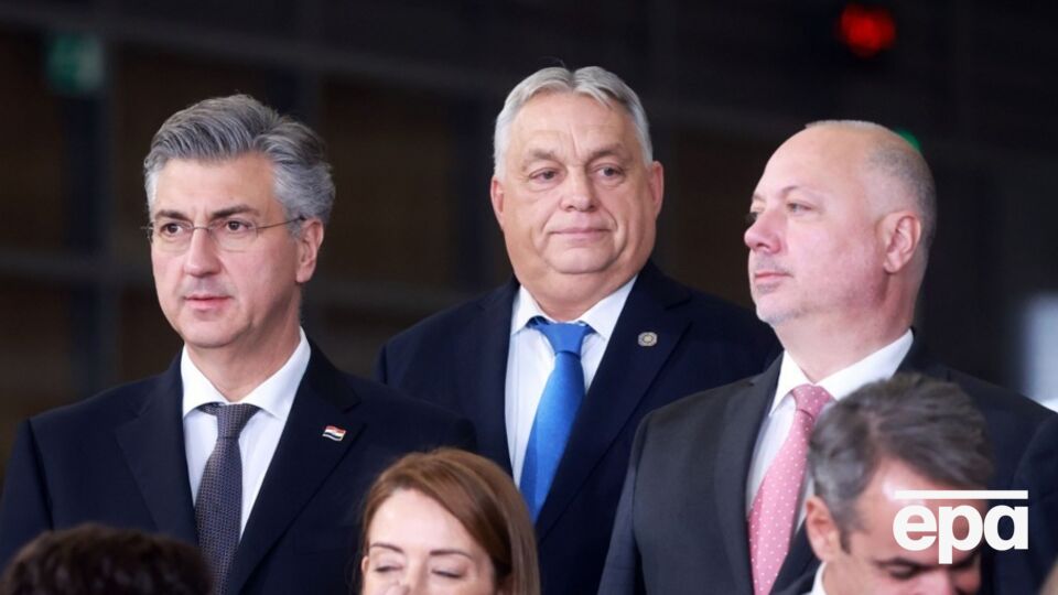 Як зазначив співрозмовник, дипломати намагаються спілкуватися "в малих форматах"
