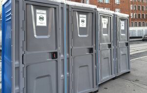 Росіяни через блокування не можуть оплатити відвідування туалету