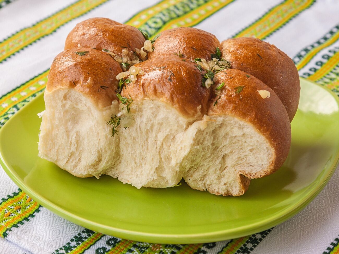 Пампушки получаются очень вкусными и ароматными