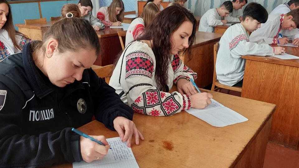 Правоохранители рассказали, как контролируют посещение занятий в школах