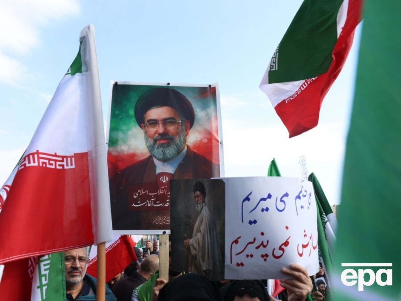 У Тегерані відбулися демонстрації на підтримку нового верховного лідера