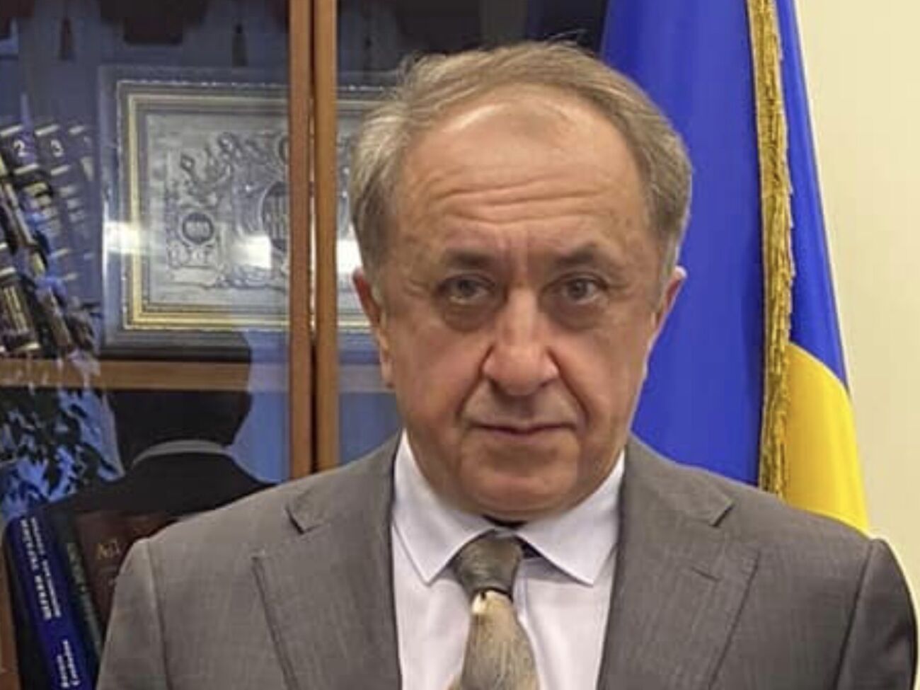 Чтобы гривна была сильной, нужно развивать рынки, а не бегать с бубном на Хортице