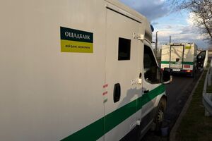 Во время задержания на кольцевой дороге Будапешта инкассаторов одели в наручники и балаклавы, а никаких процессуальных действий не проводили