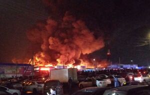 Вогонь у порту намагаються "локалізувати", заявив губернатор