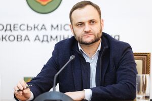 По словам Кулебы, каждую ночь армия РФ примерно 10 раз атакует железнодорожную инфраструктуру Украины