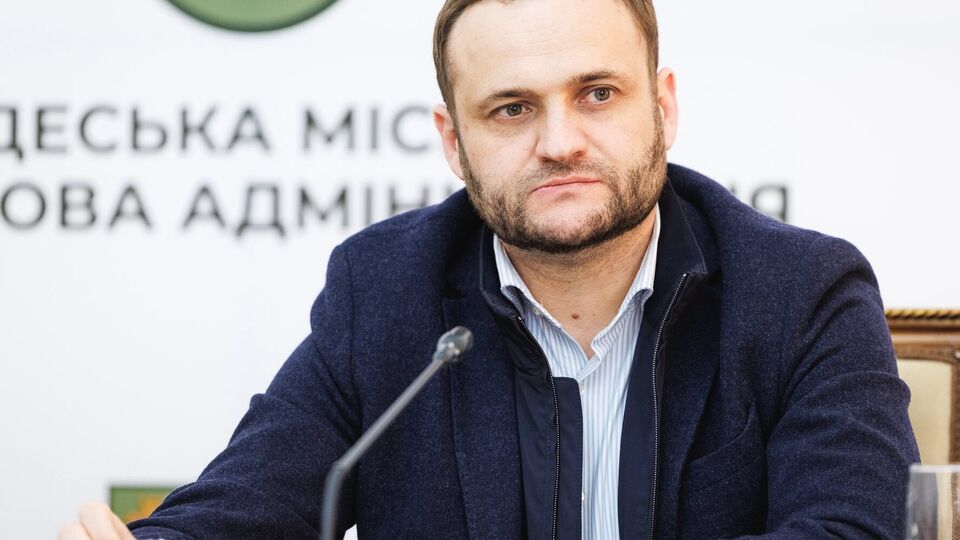 По словам Кулебы, каждую ночь армия РФ примерно 10 раз атакует железнодорожную инфраструктуру Украины