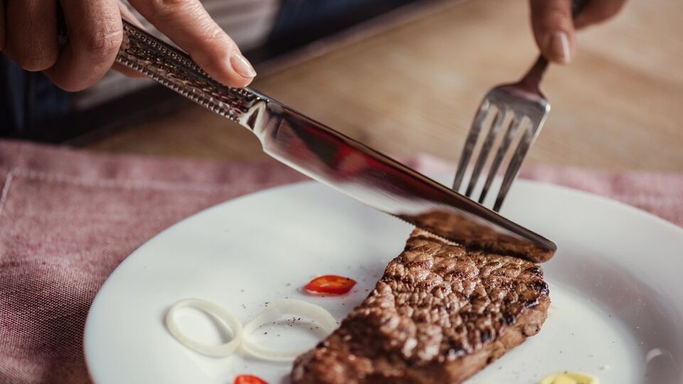 Стейк хорошо прожарится и у него будет прекрасный вкус