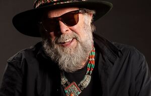 Гребенщиков проживає у Великобританії