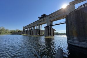23 березня на відновлену греблю каналу Сіверський Донець – Донбас армія РФ скинула дві авіабомби