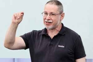 Чому Трамп каже, що з Україною важче мати справи, ніж із Росією?