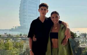 Димопулос хотела бы, чтобы сын учился за границей