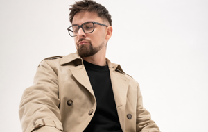 Julik: Деякі слова написалися майже миттєво. Наприклад, рядок про те, що навіть у холодному полі з близькою людиною стає літо