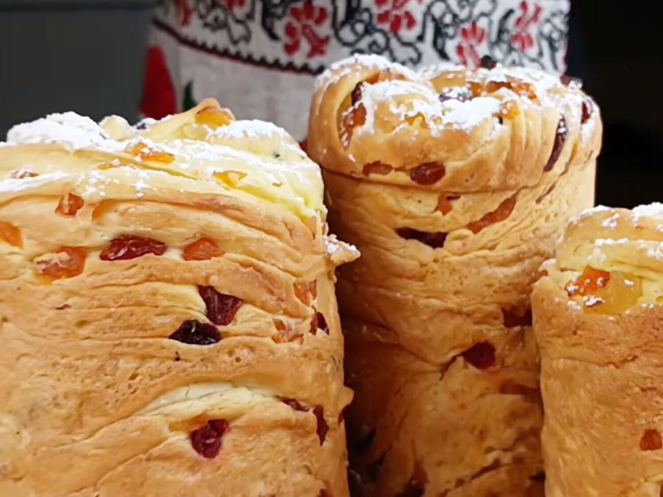 Разогрейте духовку до +180 °C и выпекайте краффины не менее 40 минут