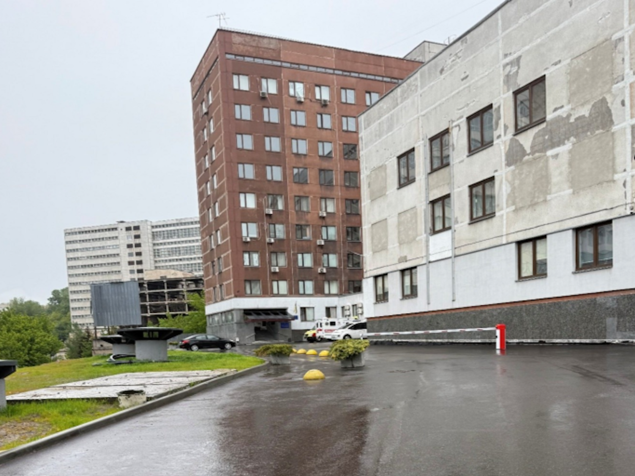 Речь идет о реконструкции медицинского центра на Кловском спуске в Киеве