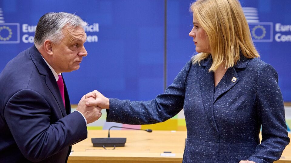 Орбан посоветовал премьер-министру Силине вместо того, чтобы "нападать" на него, "стучать в дверь" президента Зеленского