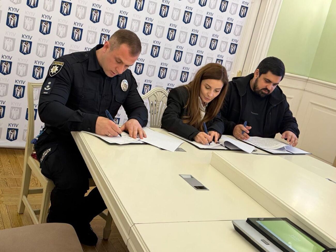 Сторони меморандуму поставили за мету перевести неформальні автоперегони у правове й безпечне русло