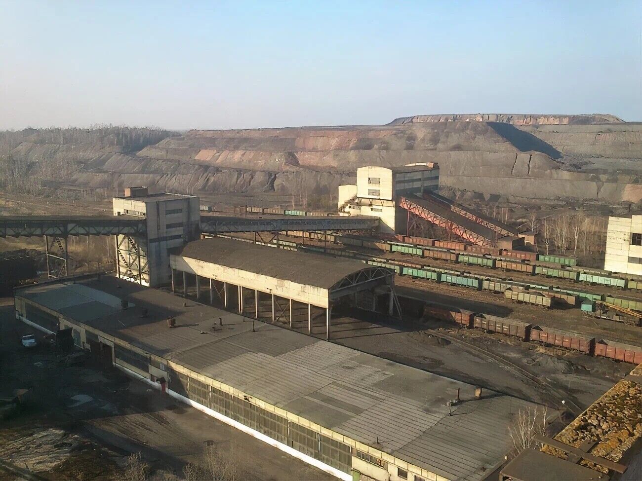 По словам депутата, остановка предприятия уже влияет на показатели добычи угля и может иметь более широкие последствия для всей отрасли