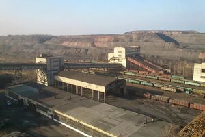 По словам депутата, остановка предприятия уже влияет на показатели добычи угля и может иметь более широкие последствия для всей отрасли