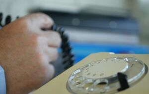 Важность стационарного домашнего телефона Осеевский сравнил с наличием огнетушителя