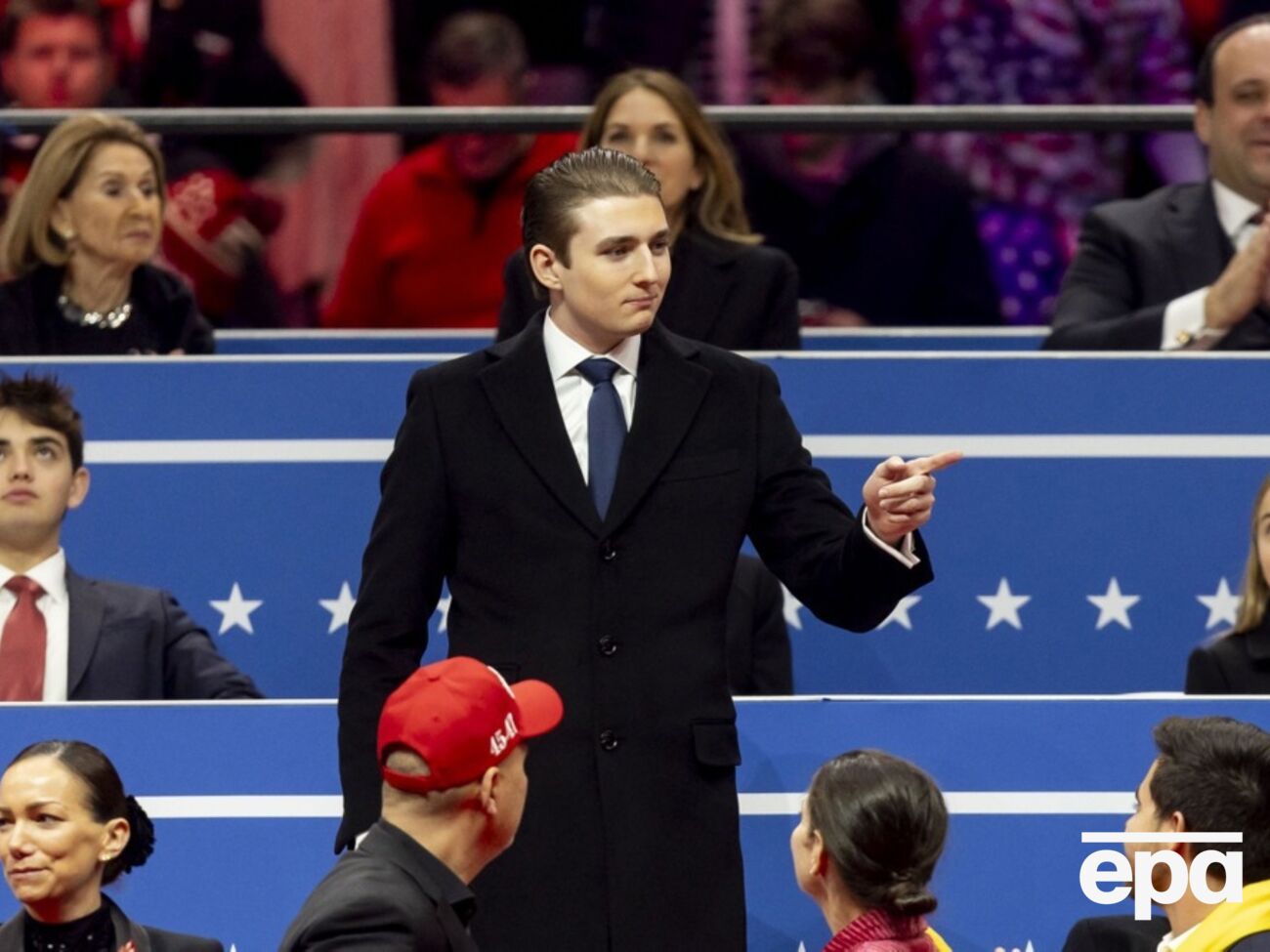 Нападающему не нравилось, что его девушка дружит с сыном Трампа