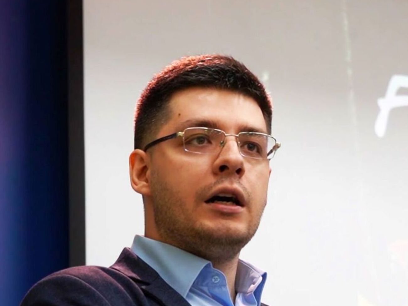 Арест людей Кириенко, митинг в Москве, вторжение в Эстонию. Стрим Бацман с Демченко. Видео