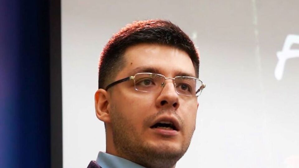 Арест людей Кириенко, митинг в Москве, вторжение в Эстонию. Стрим Бацман с Демченко. Видео